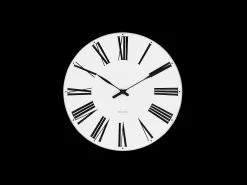 Arne Jacobsen Roman Vægur Ø16 cm hvid/sort | Køb her