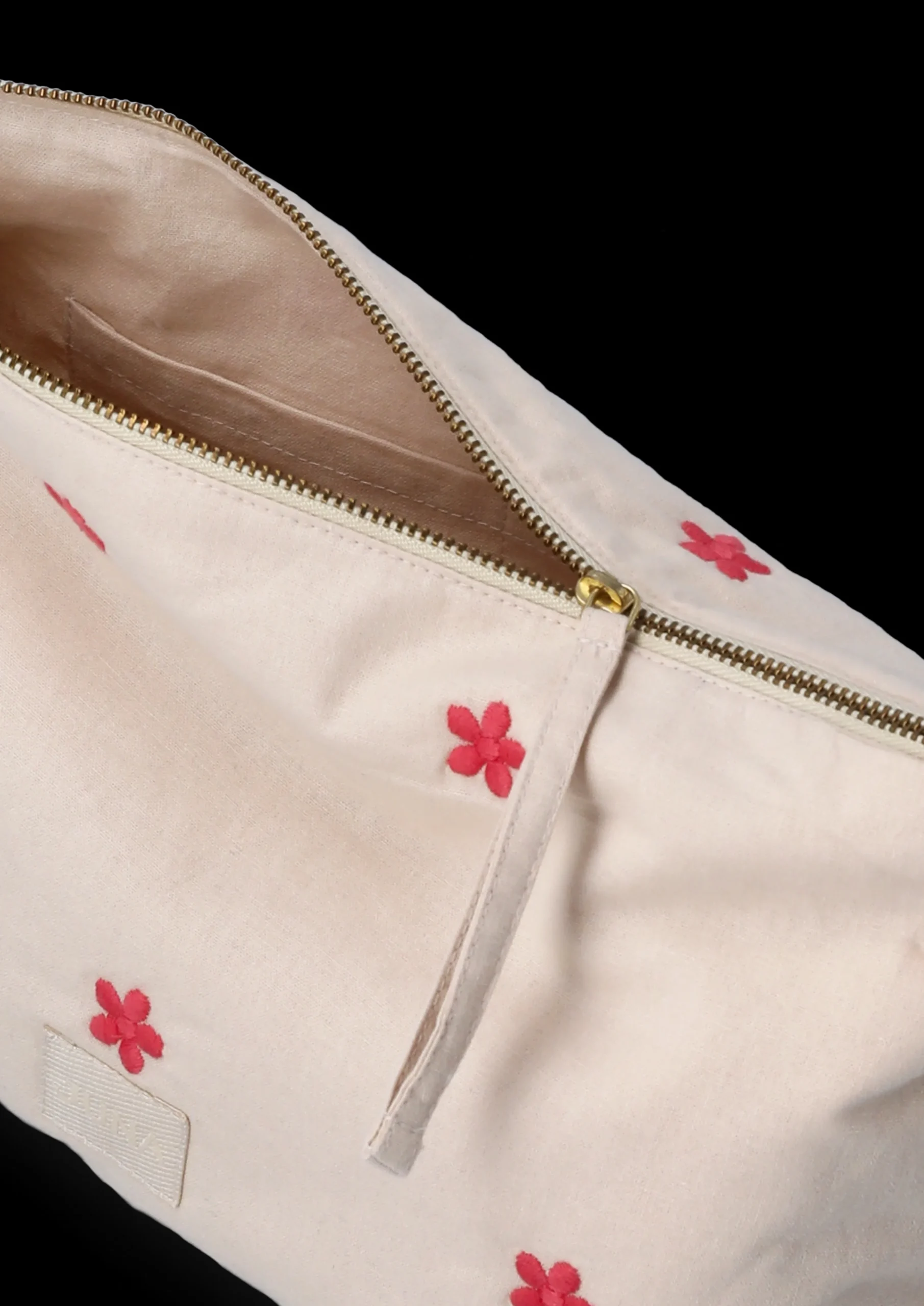 Daisy Karla Toilettaske 30x10x20 cm – Sand/Rød fra JUNA