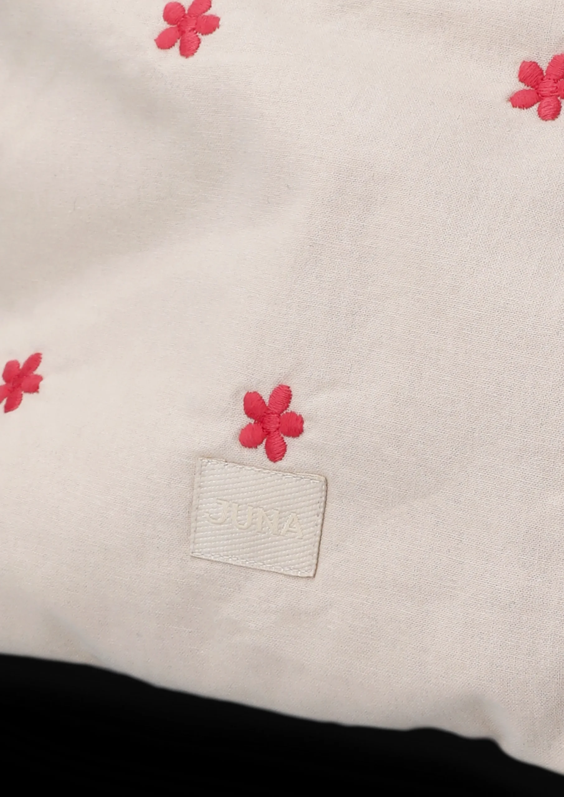 Daisy Karla Toilettaske 30x10x20 cm – Sand/Rød fra JUNA