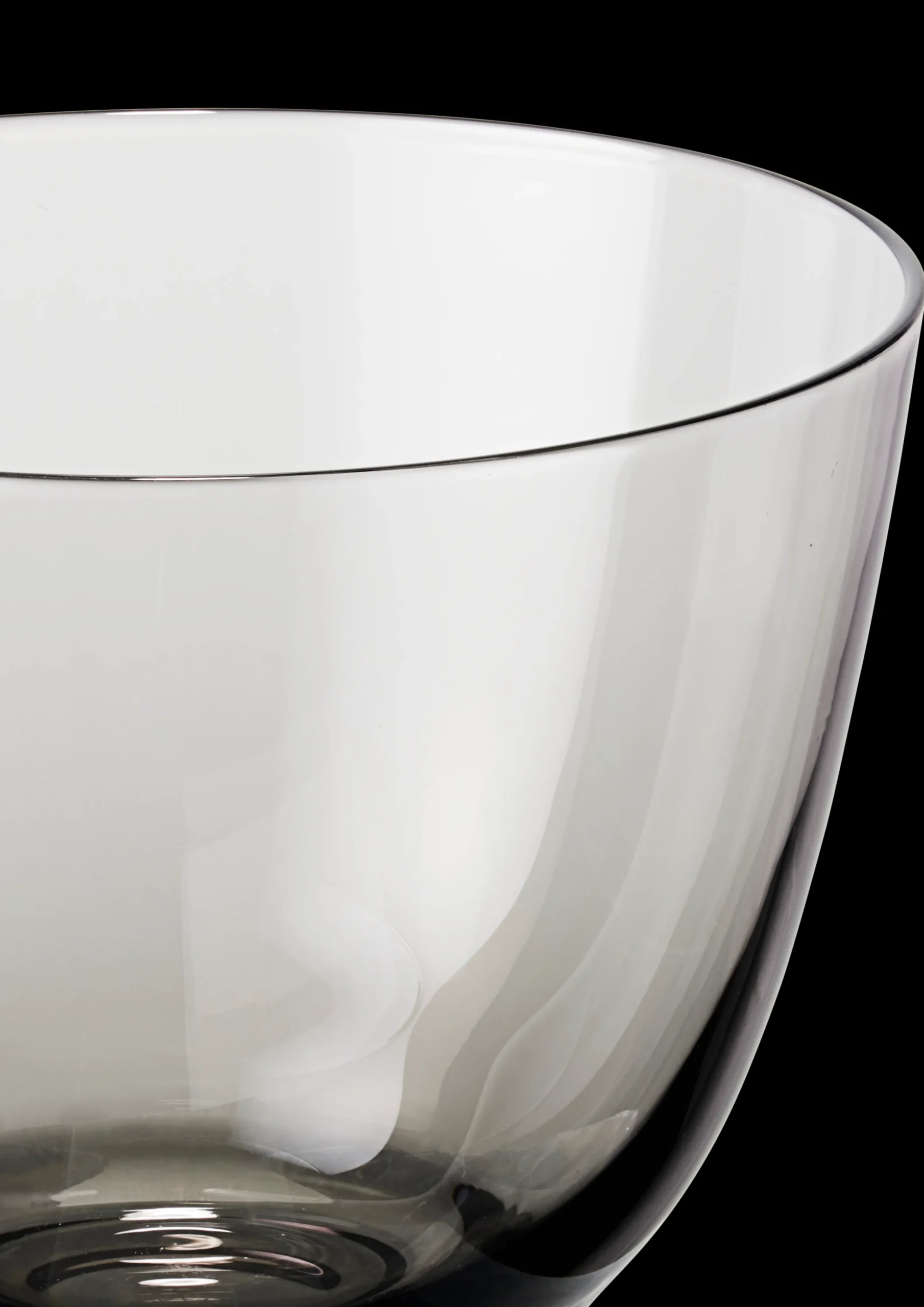 Holmegaard Vandglas 35 cl i grå fra serien Flow | Køb her
