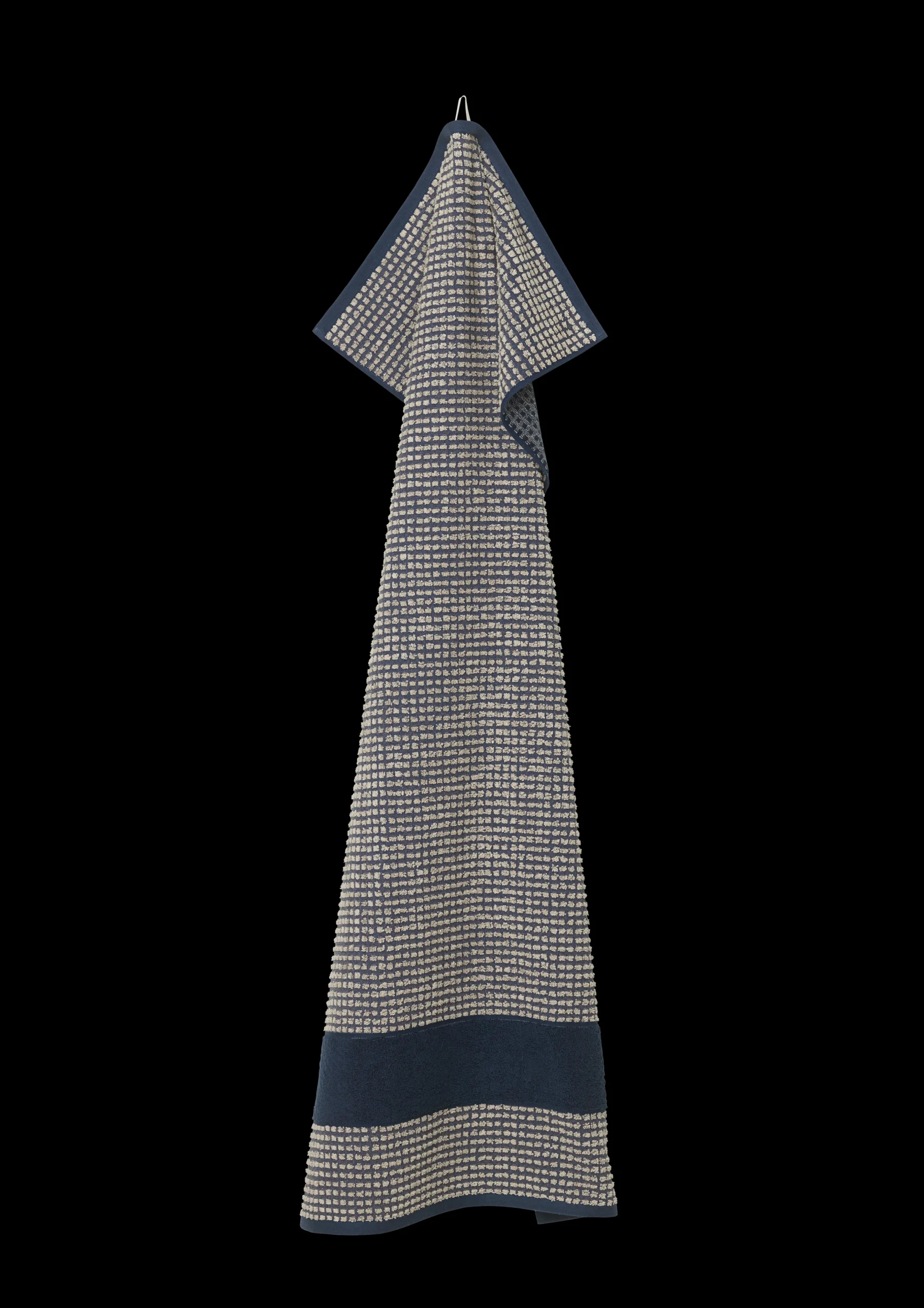 JUNA Check Håndklæde 70x140 cm mørk blå/sand | Køb her