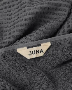 JUNA Håndklæde 50x100 cm i grå fra serien Check | Køb her