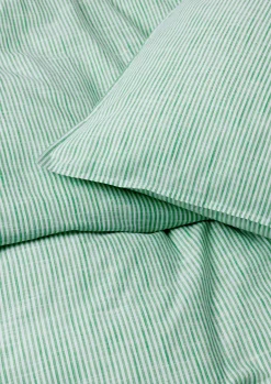 JUNA Monochrome Lines Sengetøj 140x200cm grøn/hvid | Køb her