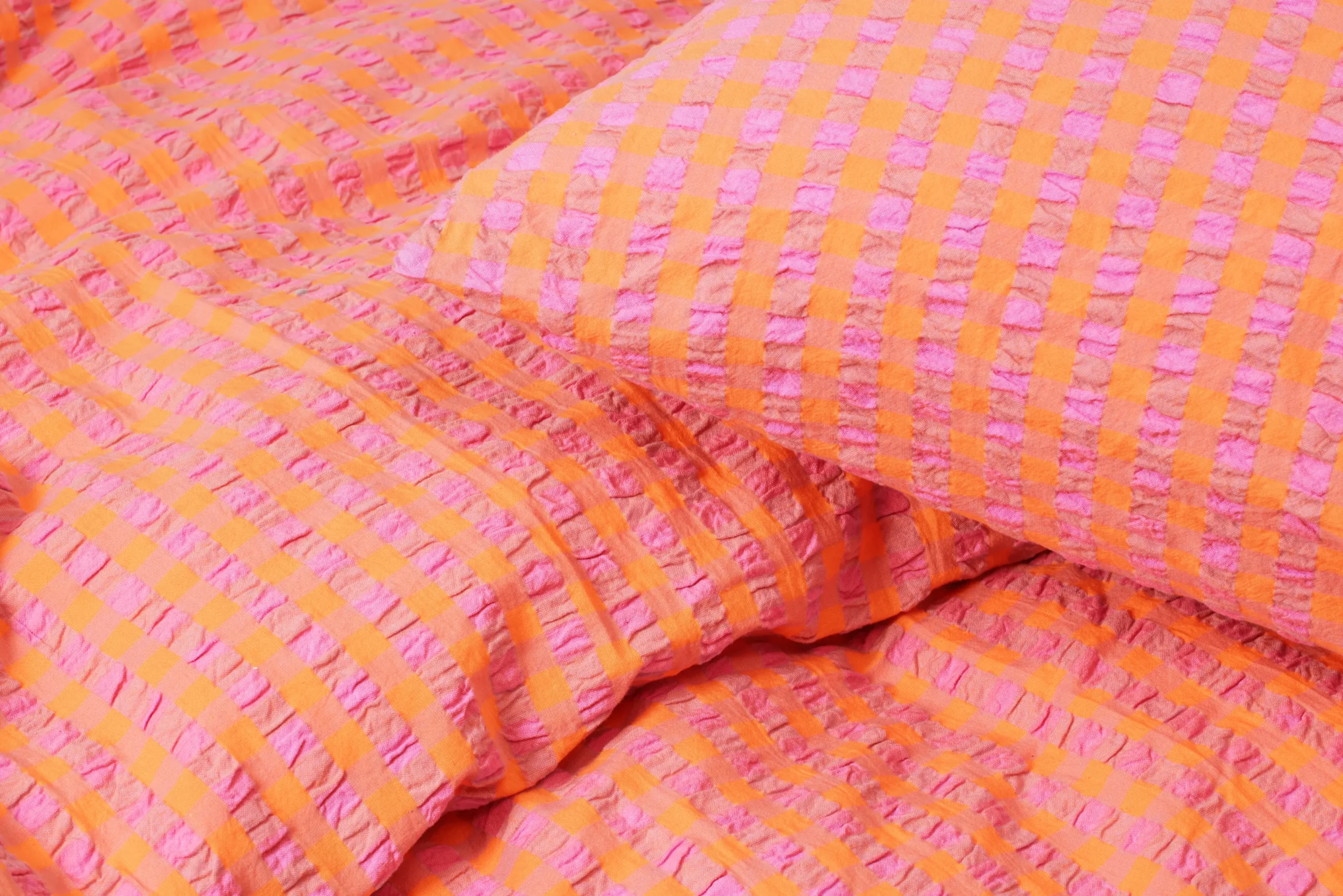 JUNA Sengetøj 150x210 cm i rosa fra serien Bæk&Bølge