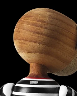 Kay Bojesen Abe x Nørgaard paa Strøget mellem sort/hvid