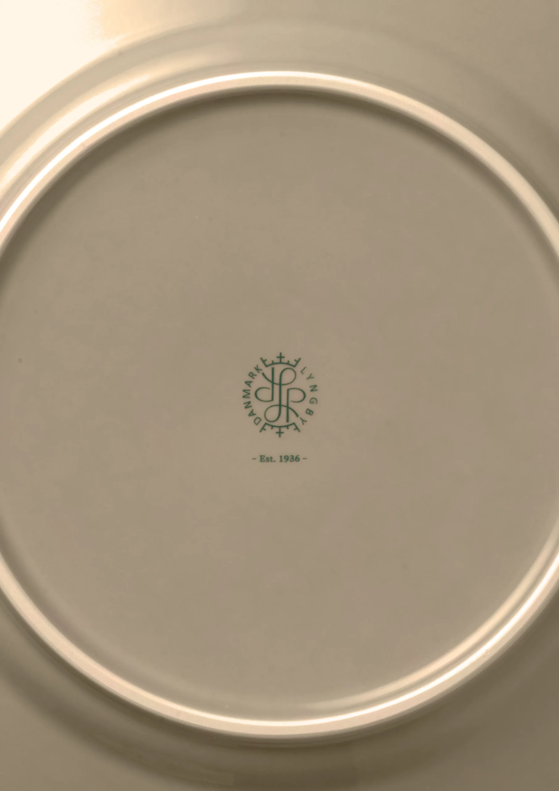 Lyngby Porcelæn Rhombe Earth Frokosttallerken Ø23 cm clay